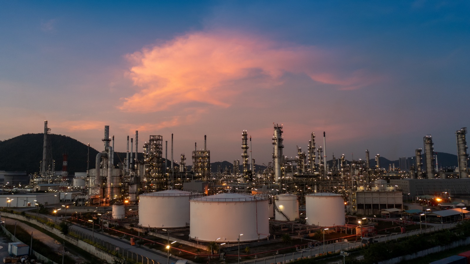 chemical-oil-refinery-plant-power-plant-and-metal
